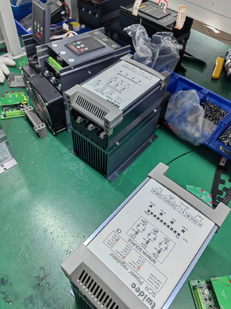 电力调解器的额定电压参数对其应用场景有何限制？？？？？