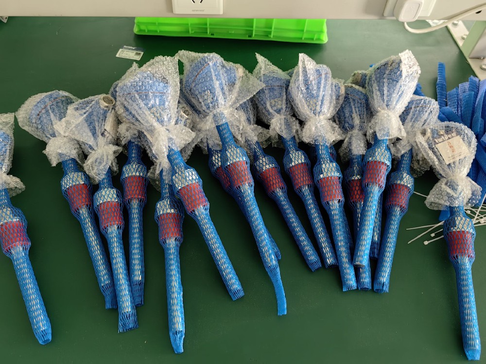 在工业自动化中，，热电阻是怎样与控制系统集成的，，以实现温度控制和监测？？？？？？