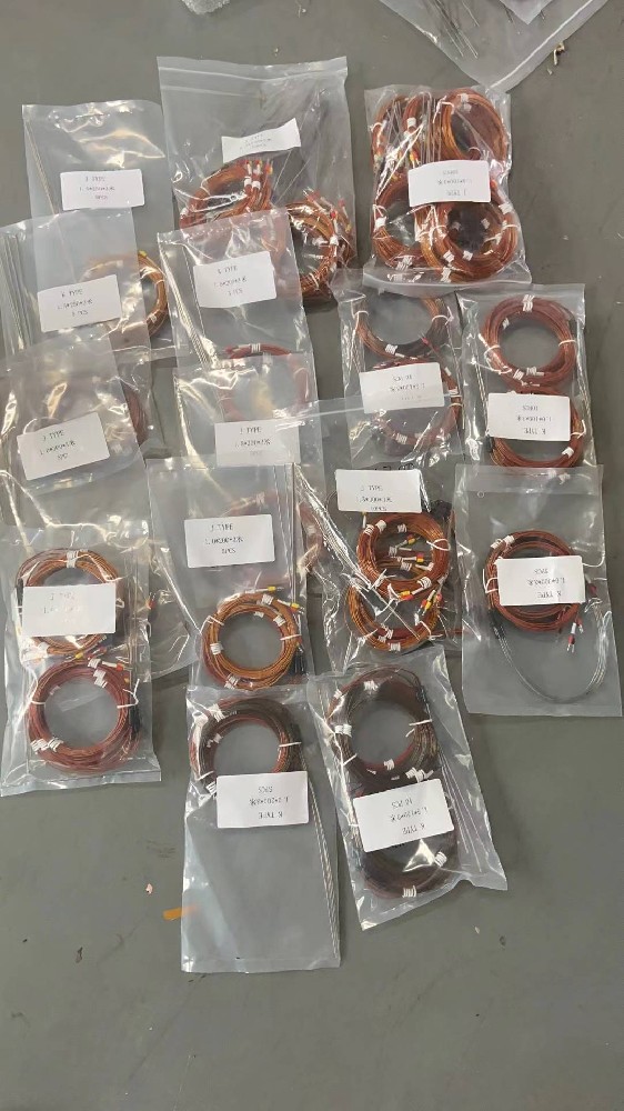 关于高温情形（如凌驾 1000℃）的丈量，，热电偶的抗氧化性和热稳固性是怎样包管的？？？？？？