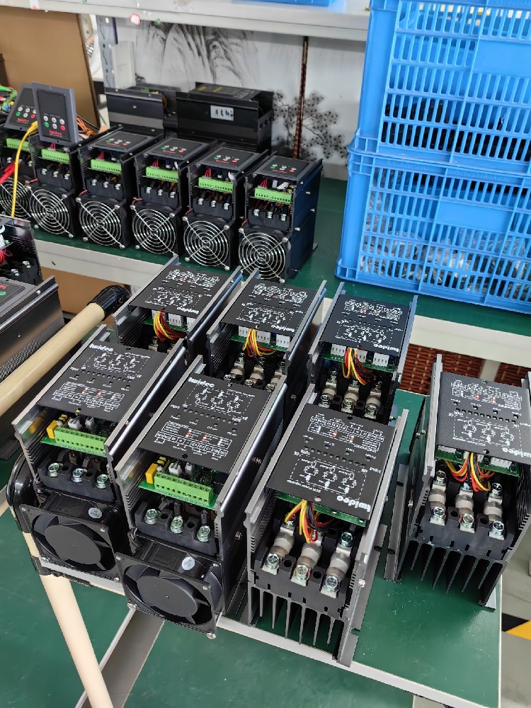 电力调解器在哪些工业领域应用最普遍（如电炉加热、电机调速等）？？有什么特殊的应用案例？？