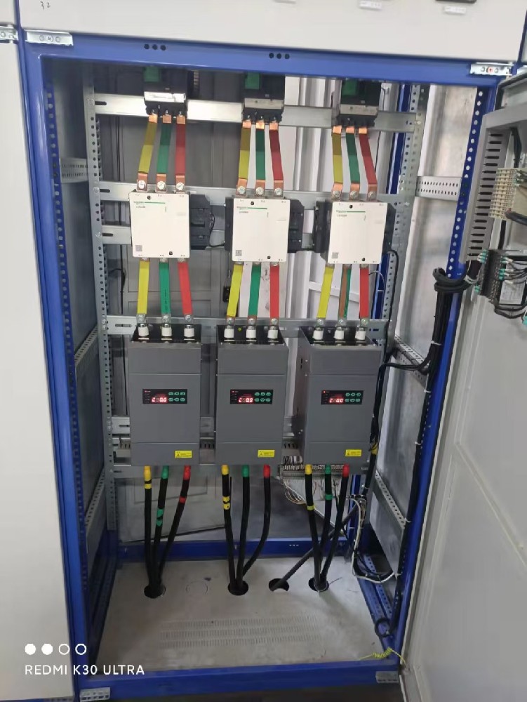 从投资回报率的角度看，，，，，使用电力调解器能为工厂带来哪些经济效益（如节能、提高产品质量等）？？