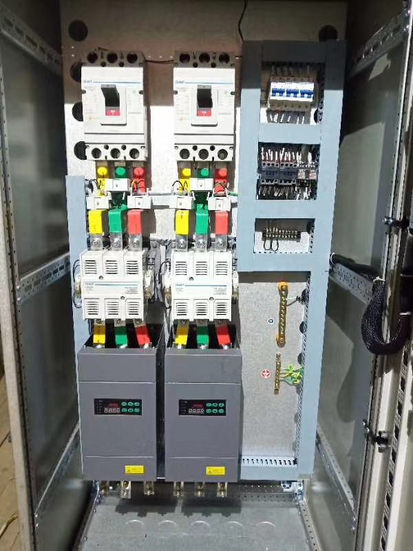 怎样通过电力调解器实现对电机软启动和软阻止的准确控制？？？？？？