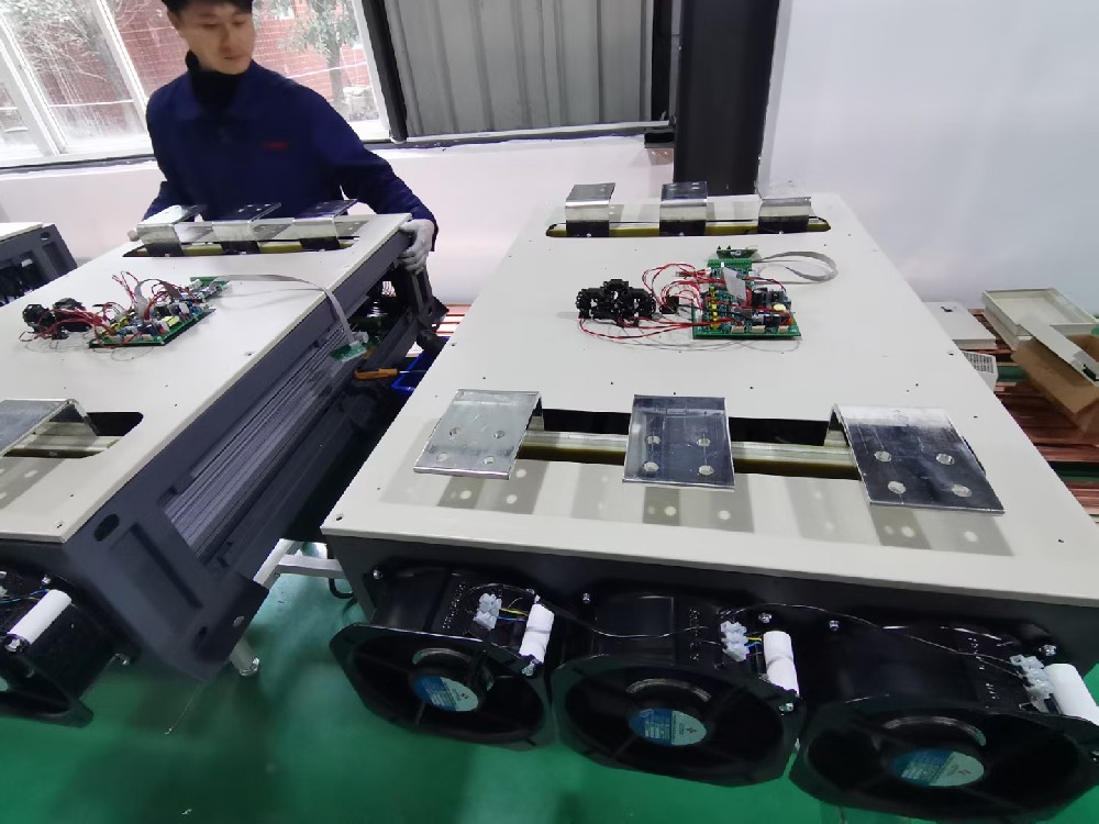 电力调解器在海优势电场的应用中，，，，，，怎样应对湿润、高盐等卑劣情形？？？？？？