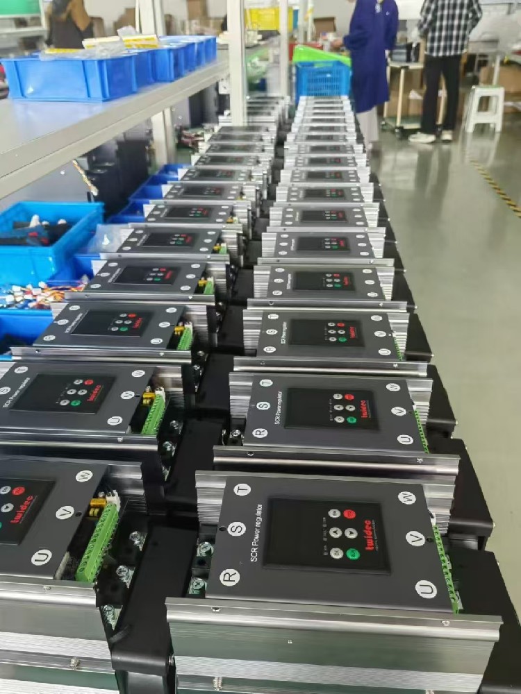 随着物联网装备的普及，，，，电力调解器怎样与其他物联网装备实现无缝通讯和协同事情？？？