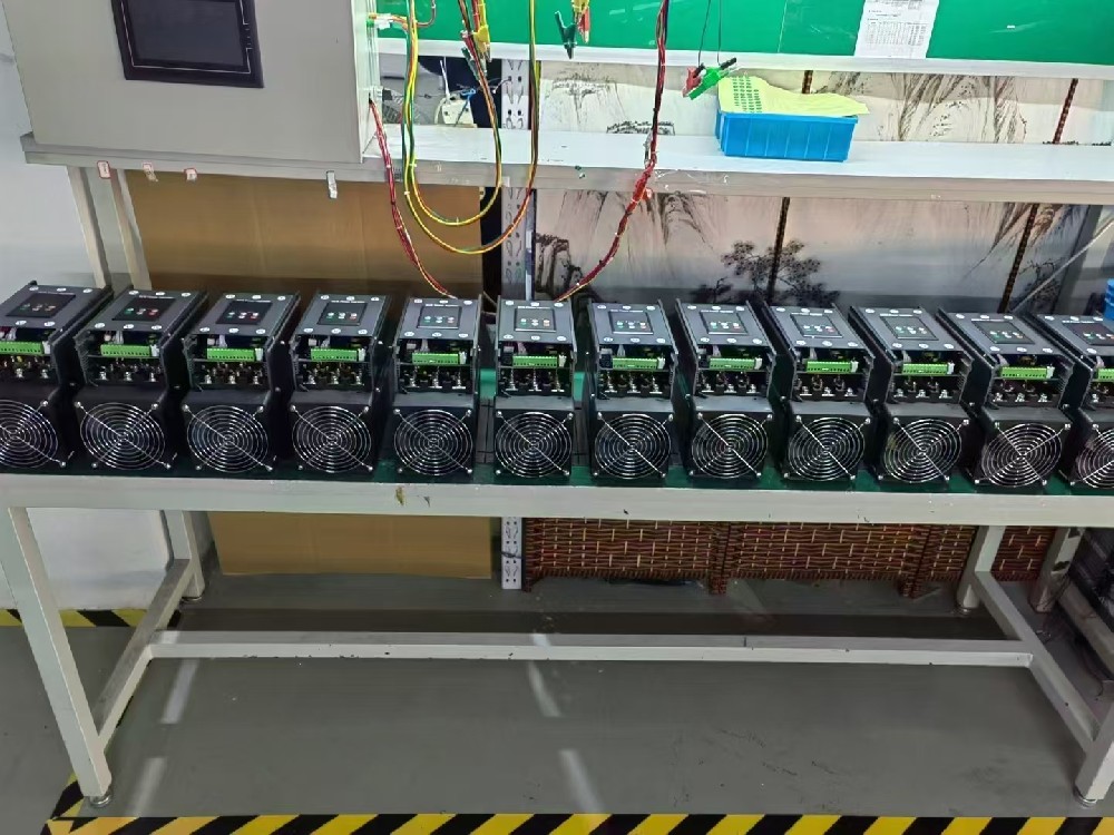 毗连电力调解器的线缆老化，，在不替换线缆的情形下，，能否接纳暂时步伐继续清静使用电力调解器？？？