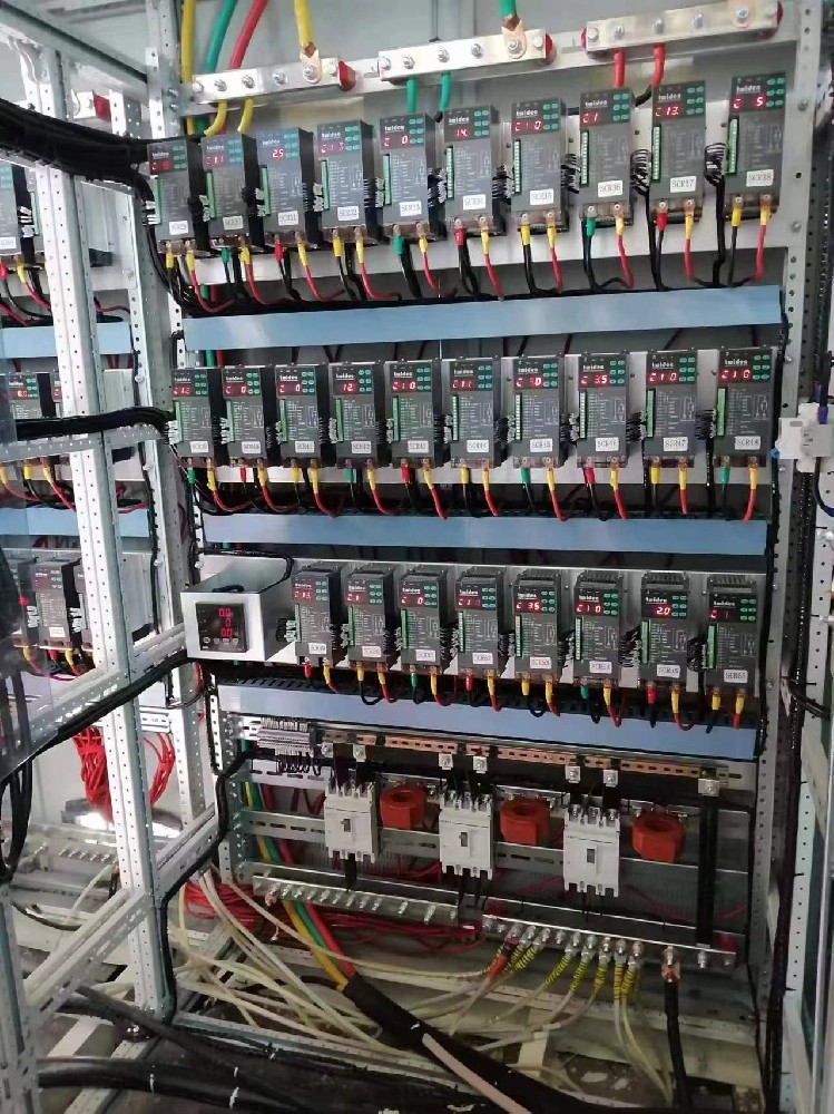 炸裂！不起眼的温控，，，，，，竟藏着让工业装备产能暴涨 10 倍的神秘